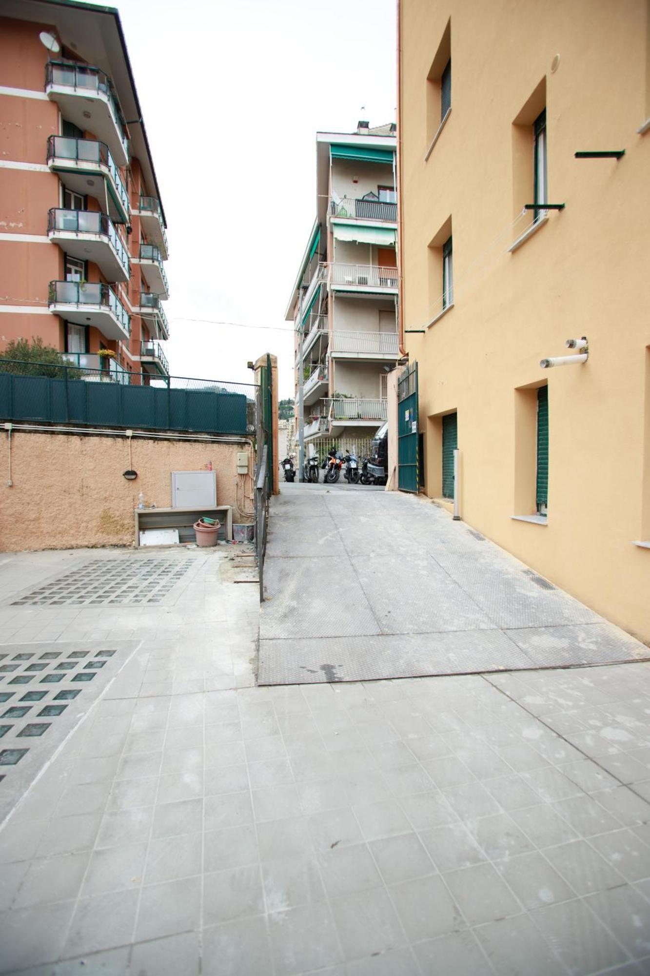 Ferienwohnung Sofia House With Private Parking Genua Exterior foto