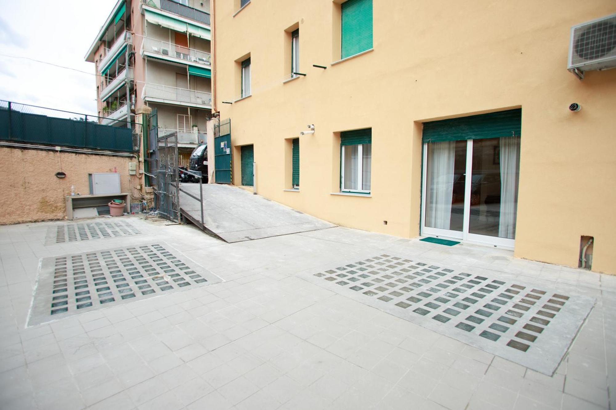 Ferienwohnung Sofia House With Private Parking Genua Exterior foto